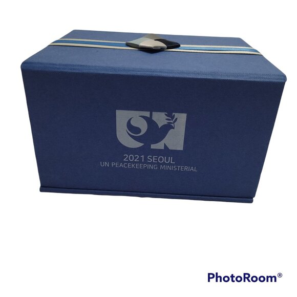 UN Peacekeeping Seoul Korea Magnetic Box Gift Empty Decorative Storage 6.5 x 5 - Picture 1 of 12